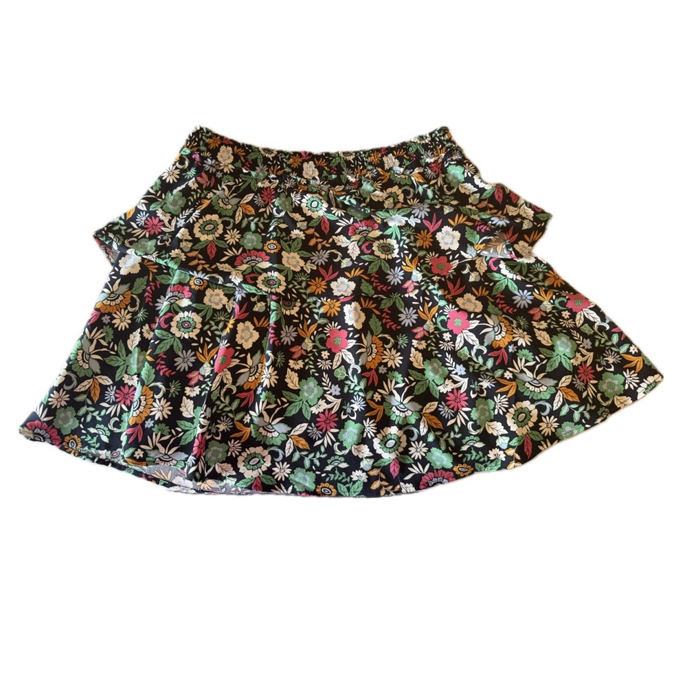 Loft new never worn w/o tag, Women's Multicolor Floral Tiered Mini Skirt Size L